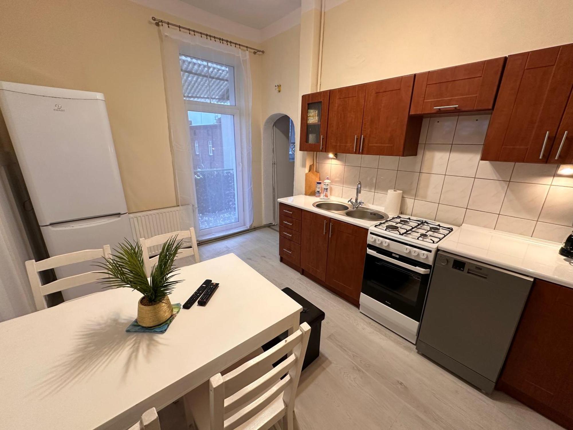 Apartamenty Ktw Central Station Катовице Экстерьер фото